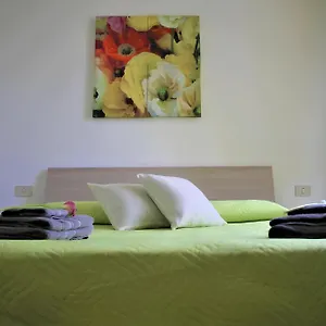 & Breakfast La Madonnina 013136-cni-00001 Apartment